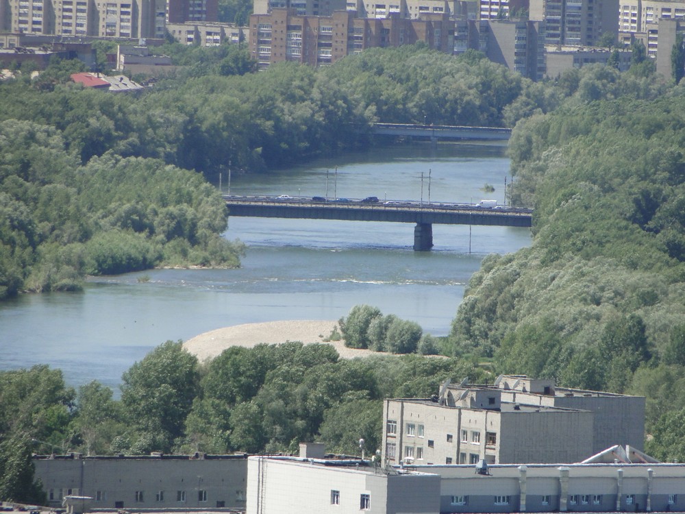г. Усть-Каменогорск, мост через реку Ульбу (в дали)