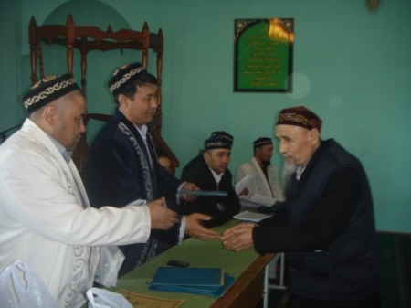 Первые «студенты» семинара для  имамов получили сертификаты (+ФОТО)