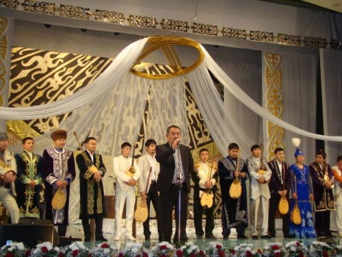 (+Фото) Подведены итоги Республиканского айтыса акынов, посвященного 80-летию Восточно-Казахстанской области