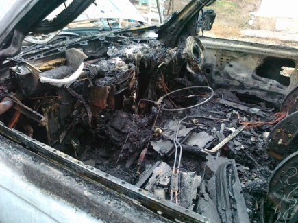 (+Фото) Муж сжег машину жены после семейной ссоры в Усть-Каменогорске