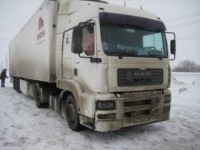 На трассе в ВКО замерзли 25 грузовиков