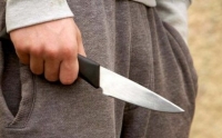 В ВКО безработные дебоширы ранили ножом полицейского