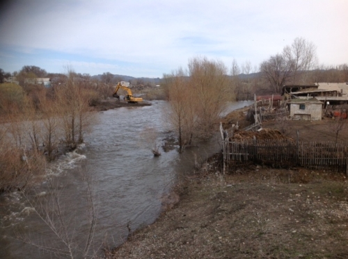 (+Фото) Несмотря на устоявшуюся погоду в Восточном Казахстане угроза паводков все же существует