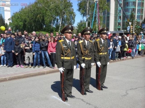 (+Фото) В Усть-Каменогорске отпраздновали День защитника Отечества