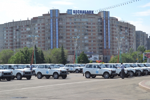 (+Фото) 221 автомобиль марки «Нива» получили сегодня ветеринарные службы Восточно-Казахстанской области