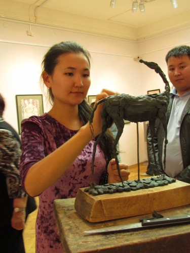(+Фото) Передвижная выставка молодых художников Казахстана открылась в г.Семей