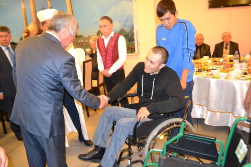 56 инвалидов Усть-Каменогорска получили поддержку в рамках благотворительной акции