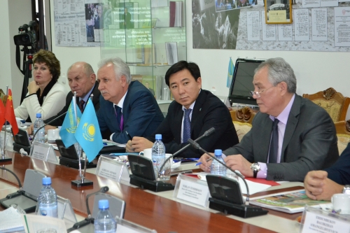 (+Фото)Ученые приграничных государств Алтайского региона обсудили вопросы дальнейшего сотрудничества