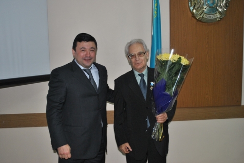В Восточно-Казахстанской ОДТ нагрудным знаком «20 лет АО «Казахтелеком»  наградили ветеранов связи