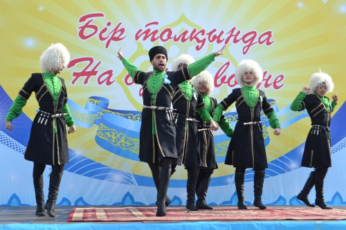 (+Фото) В ВКО прошла молодежная акция в поддержку кандидатуры Н.А. Назарбаева на выборах