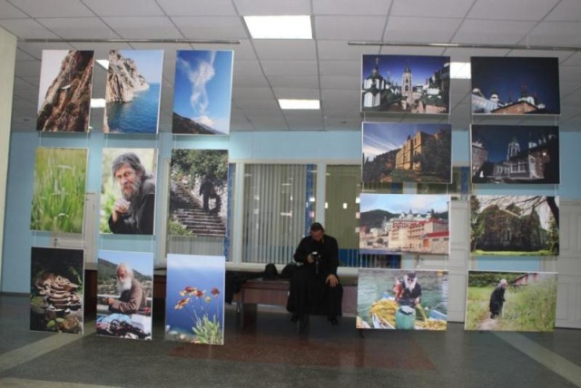 Уникальная выставка «Наш Афон »известного греческого фотохудожника Костаса Асимиса открылась в Усть-Каменогорске 