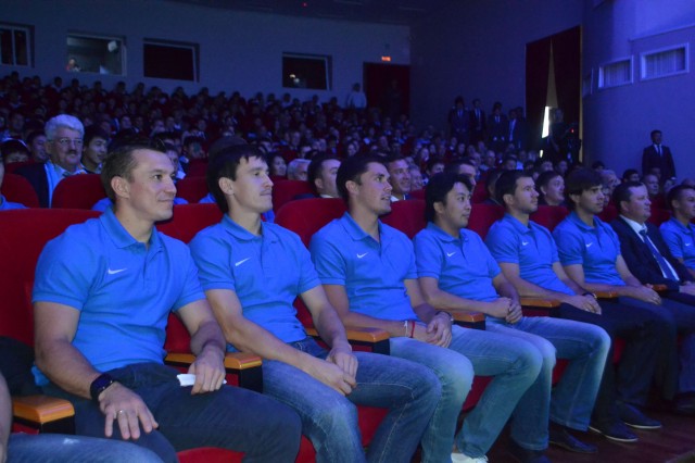 В юбилейный год хоккейного клуба «Торпедо» презентовали новую команду в Усть-Каменогорске