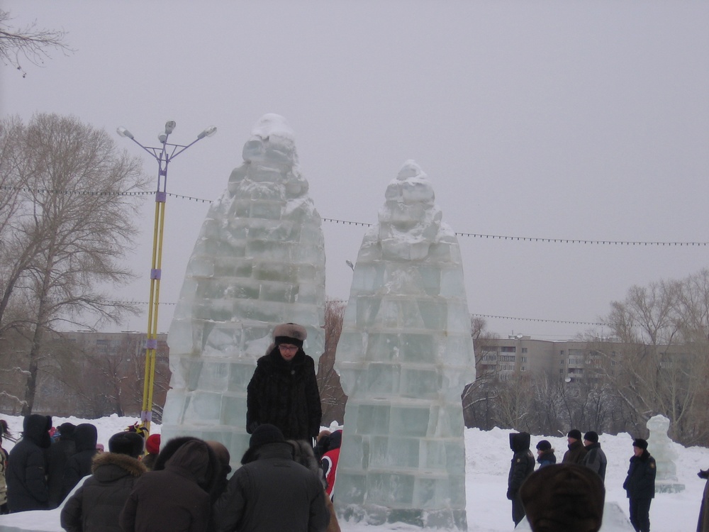 Ледяные Дед мороз и Снегурочка