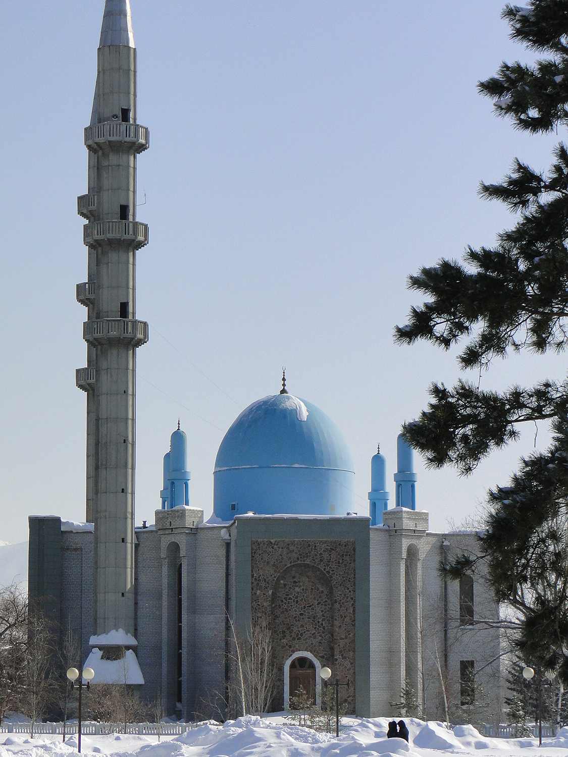 Мечеть на площади Республики