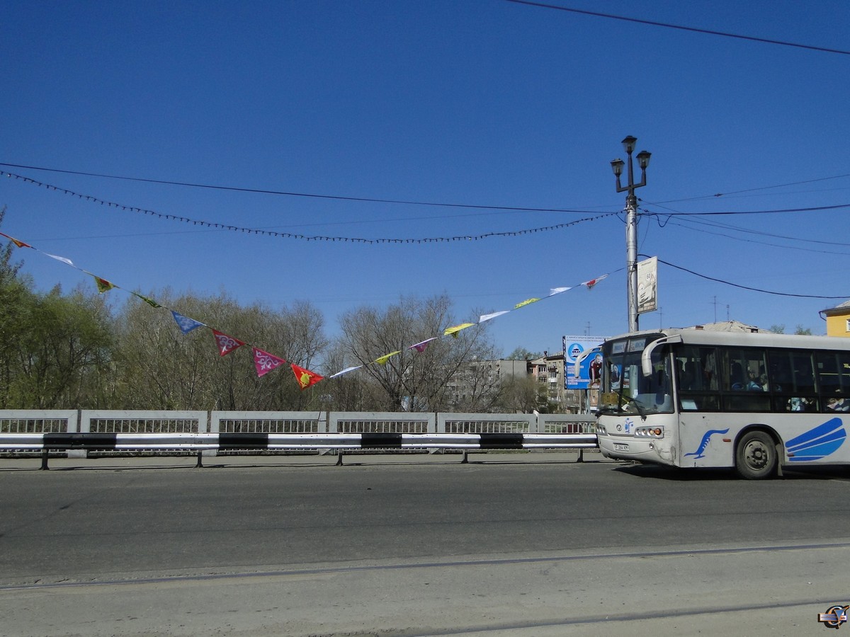 Автобус на Ульбинском мосту